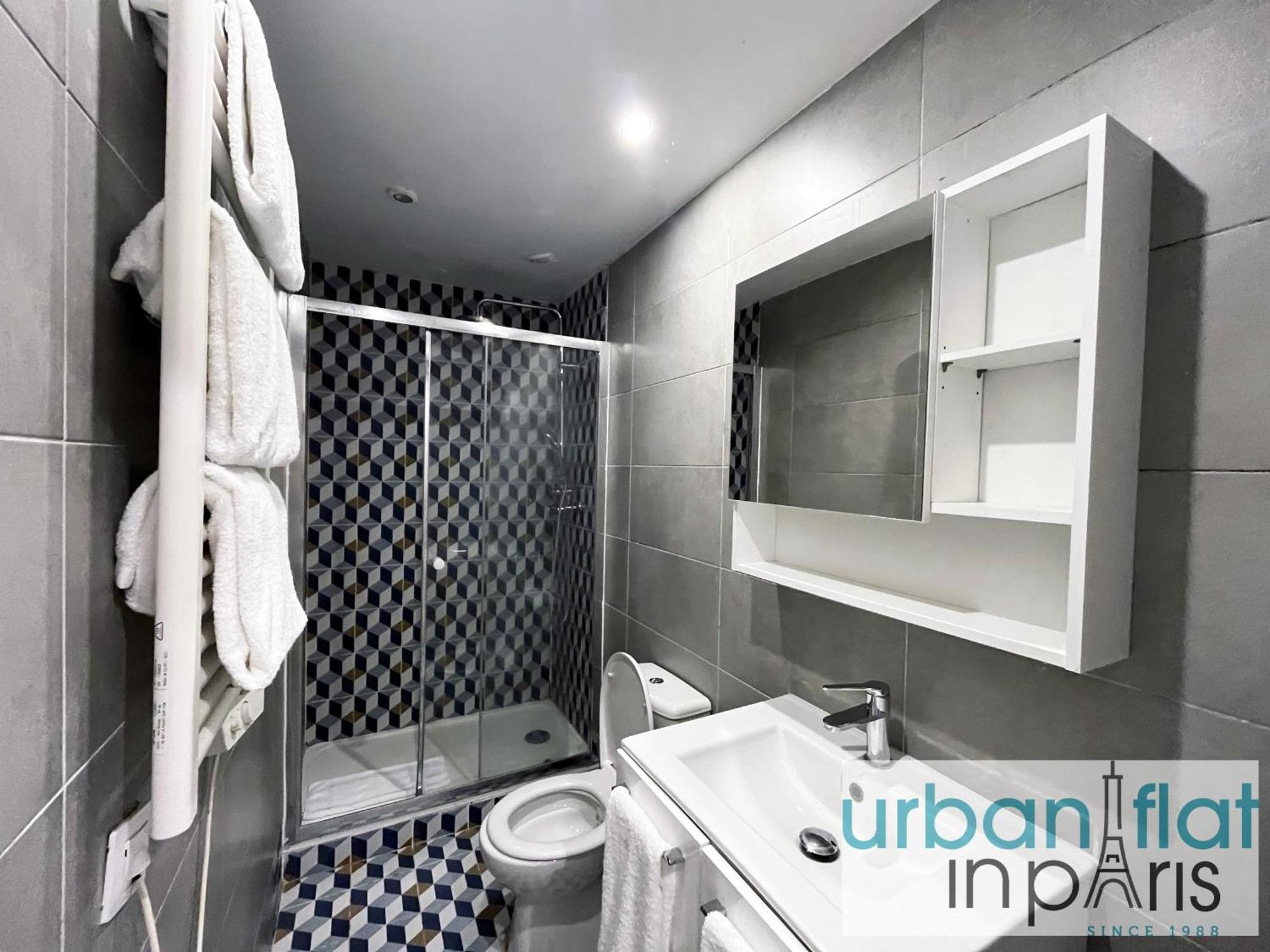 Urban Flat 14 - Charming 3 Bdr Flat In